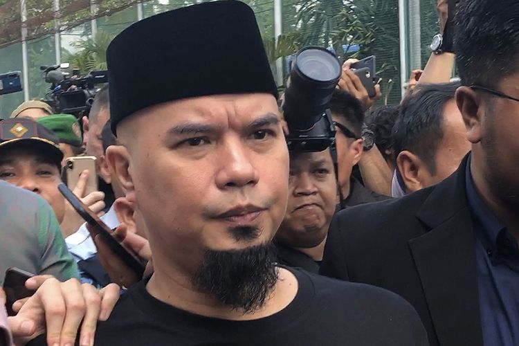 musisi-ahmad-dhani-meninggalkan-lembaga-permasyarakatan-kelas-i-cipinang-di-jakarta.jpg