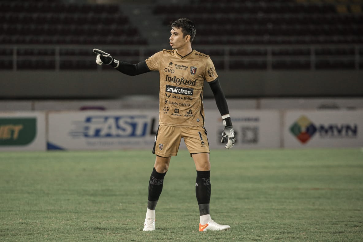 Update Transfer: Kiper Terbaik Liga 1, Nadeo Argawinata Diincar Persib dan Persija, Dilepas Borneo?