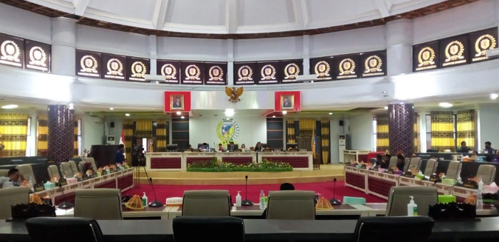 panitia-khusus-pansus-iii-dprd-donggala-menyampaikan-hasil-kajian-terhadap-dokume.jpg
