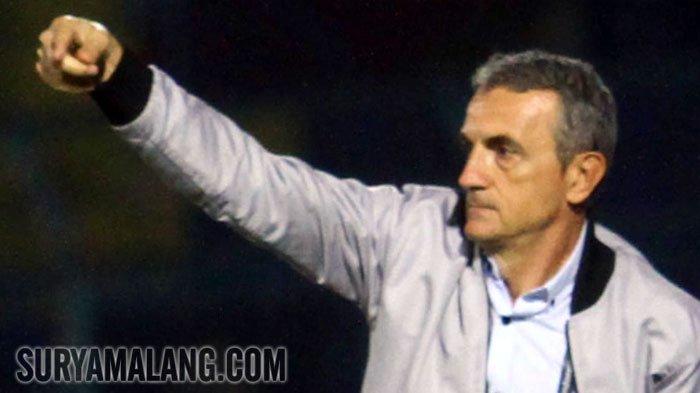 pelatih-arema-milomir-seslija.jpg