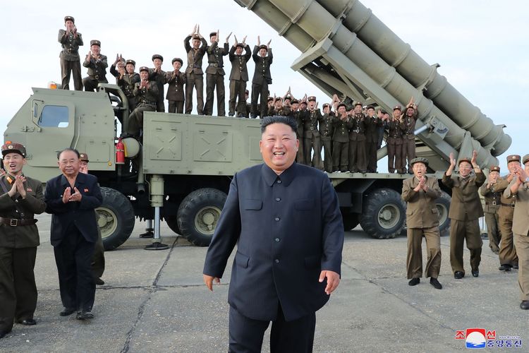 pemimpin-korut-kim-jong-un-merayakan-uji-coba-rudal.jpg