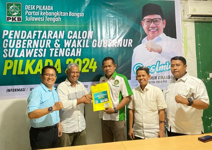 pengambilan-formulir-pendaftaran-calon-gubernur-di-PKB-Sulteng-2024.jpg