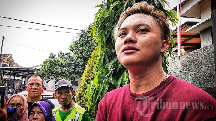 penyanyi-rizky-febian-berduka-usai-pemakaman-ibundanya-lina-zubaedah.jpg