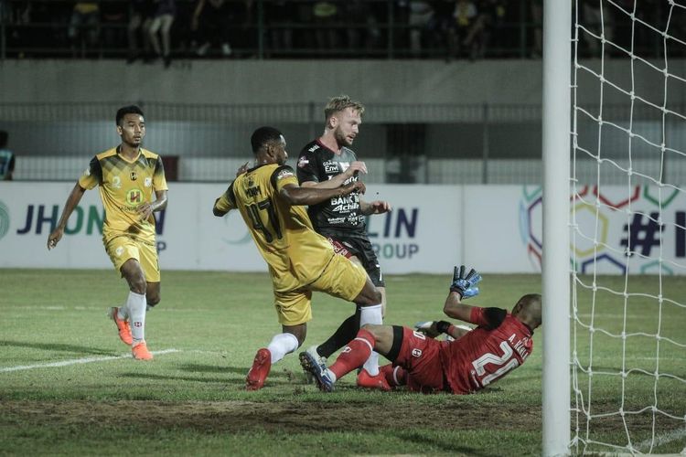 pertandingan-barito-putera-vs-bali-united.jpg