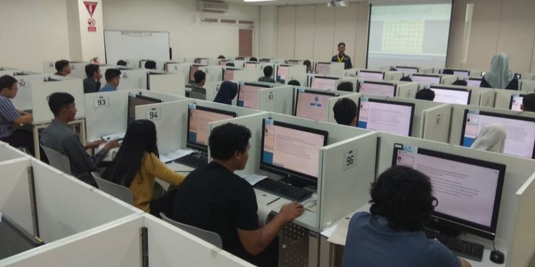 peserta-utbk-di-salah-satu-panitia-lokal-jakarta-kampus-ui-depok-852018.jpg