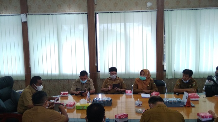 plh-wali-kota-palu-asri-kiri-melakukan-rapat-persiapan-pelantikan.jpg