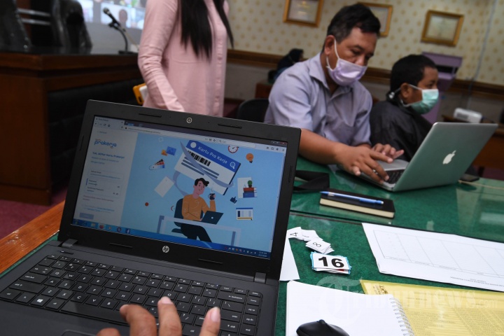 posko-pendampingan-pendaftaran-program-kartu-prakerja.jpg
