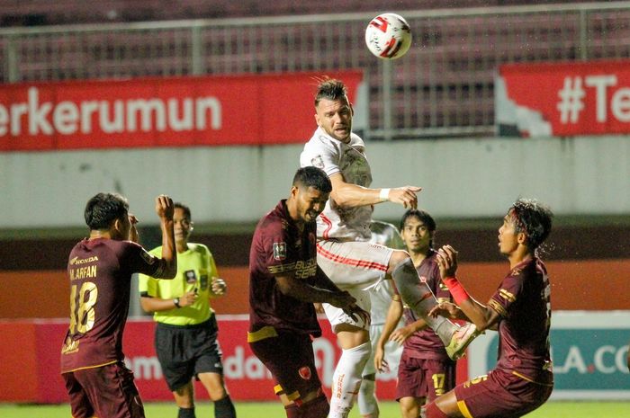 psm-makassar-vs-persija-jakarta-pada-leg-pertama-semifinal-piala-menpora-2021.jpg