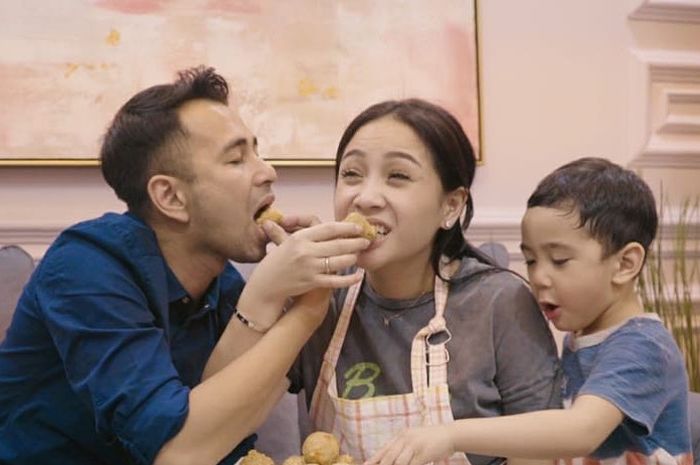 raffi-ahmad-nagita-slavina-dan-rafathar-aswfag-ae.jpg