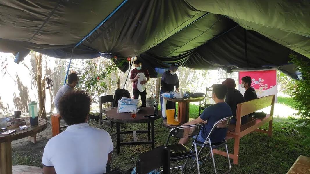 Tangani Pasien Covid-19, Relawan #TounaBakuBantu Latihan Penggunaan APD