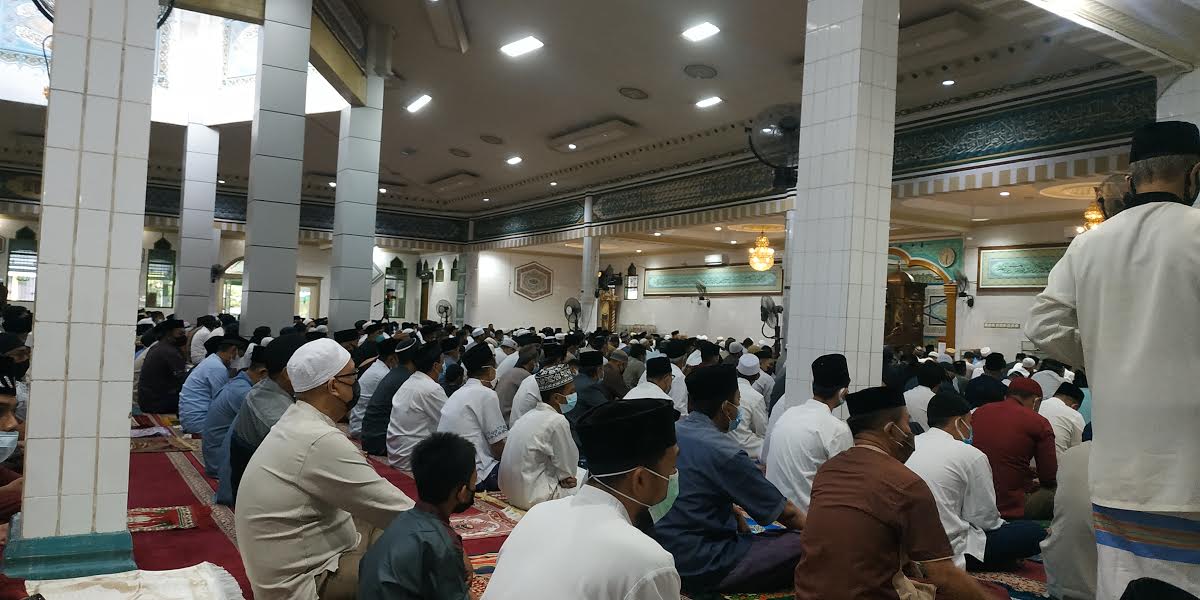 salat-id-masjid-raya-sulteng.jpg