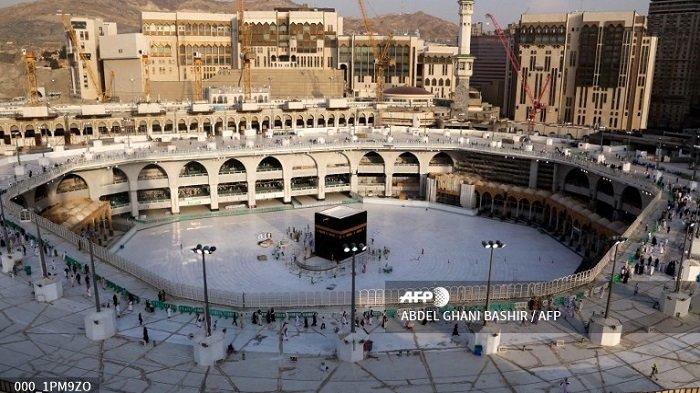 suasana-di-sekitar-area-kabah-di-masjidil-haram-sepi-dari-jemaah.jpg