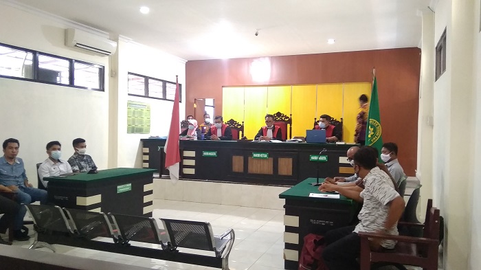 suasana-sidang-pembacaan-putusan-kasus-pencemaran-nama-baik-alm-qidam.jpg