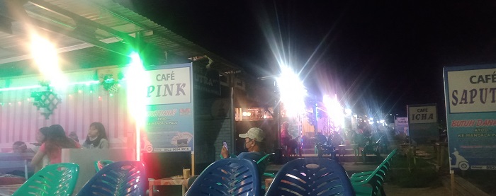 tempat-nongkrong-di-kawasan-hutan-kota-kaombona-palu.jpg