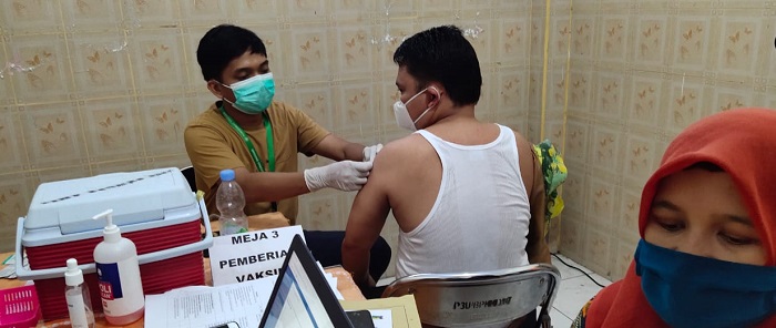 vaksinasi-guru-palu-1.jpg