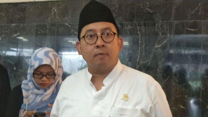 wakil-ketua-dpr-fadli-zon-di-kompleks-parlemen-senayan-jakarta-jumat-122019.jpg