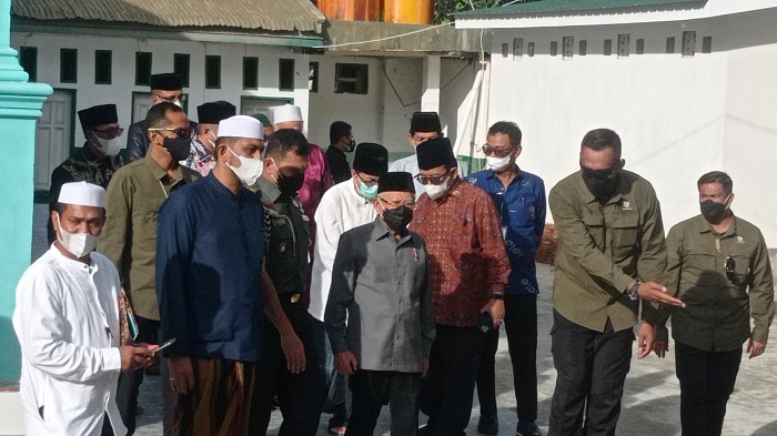 Kunjungan ke Alkhairaat, Wapres Maruf Amin Ziarah Makam Guru Tua