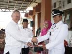 Bupati-Sigi-Rizal-Intjenae-Tekankan-Kepemimpinan-Bersih-saat-Lantik-Kades-Porame-PAW.jpg