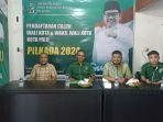 Hadianto-Rasyid-mengambil-formulir-di-Kantor-DPC-PKB-Kota-Palu.jpg