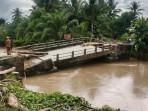 Jembatan-Putus-Diterjang-Banjir-Akses-di-Desa-Bungkudu-Buol-Lumpuh-Total.jpg