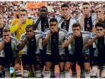 Jerman-berfoto-dengan-pose-membekap-mulut-sebelum-laga-melawan-Jepang.jpg