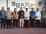 KPU-palu-ke-rumah-Hidayat.jpg<pf>dha8s-hduashudas.jpg<pf>KPU-ke-rumah-Wartabone.jpg