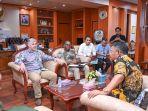 Kepala-Bidang-Politik-dan-Ekonomi-Konsulat-Jenderal-Amerika-Serikat-Kod.jpg