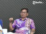 Ketua-Komisi-Informasi-Sulawesi-Tengah-Abbas-AH-Rahim-menjelaskan-sa.jpg