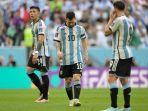 Lionel-Messi-10-tertunduk-usai-timnas-Argentina-dikalahkan-Arab-Saudi.jpg