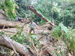 Longsor-melanda-wilayah-Kecamatan-Poso-Pesisir-Selatan-d.jpg