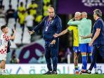 Momen-putra-Ivan-Perisic-menghampiri-Neymar.jpg