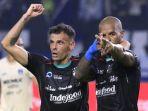 Pemain-Persib-Bandung-Tyronne-del-Pino-dan-David-da-Silvads.jpg