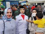 Pembawa-baki-upacara-HUT-RI-ke-77-Ade-Irma-Pratiwif.jpg