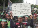 Pengemudi-ojek-online-ojol-menggelar-aksi-unjuk-rasa-4554jpg.jpg