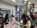 Permintaan-Perlengkapan-Sekolah-Meningkat-Gramedia-Palu-Diserbu-Pembeli-Jelang-Tahun-Ajaran-Baru.jpg