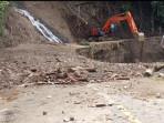 Satu-Mobil-Terseret-Banjir-30-Rumah-Terdampak-Bencana-di-Bunta-Banggai.jpg