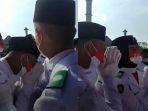 Tangis-Paskibra-Solo-kecewa-gagal-kibarkan-merah-putih.jpg