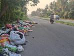 Tumpukan-Sampah-di-Jalur-2-Desa-Olaya-Parigi-Moutong-Meresahkan-Warga.jpg