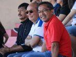 aji-santoso-duduk-berdampingan-dengan-ceo-pt-psim-jaya-bambang-susanto.jpg