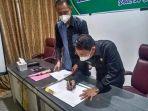 bupati-sigi-mohamad-irwan-bersama-plt-kadis-pendidikan-dan-kebudayaan-sigi.jpg