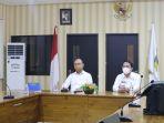 bupati-sigi-mohamad-irwan-kanan-saat-rapat-bersama-kepala-dinas-bina-marga.jpg
