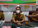 bupati-sigi-mohamad-irwan-saat-menemui-awak-media-saat-rakor-evaluasi.jpg