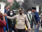 demo-mahasiswa-di-kantor-dprd-banggai-terkait-penolakan-ditektur.jpg