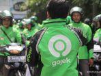 driver-gojek-dengan-atribut-baru.jpg