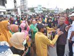 gubernur-temui-padat-karya-di-pasar.jpg