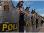 kapolda-sulteng-brigjen-pol-lukman-wahyu-haryanto-saat-memeriksa-pasukan-55.jpg