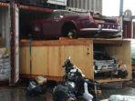 mobil-mewah-yang-diselundupkan-lewat-pelabuhan-tanjung-priok-jakarta-utara-selasa-17122019.jpg