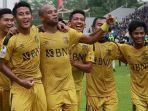 para-pemain-bhayangkara-fc-melakukan-selebrasi-setelah-berhasil-mencetak-gol.jpg