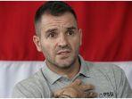 pelatih-timnas-indonesia-simon-mcmenemy-1.jpg