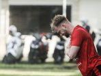 pemain-bali-united-melvin-platje-saat-jalani-latihan-rabu-1262019.jpg